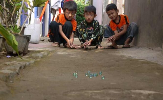 
					Pendidikan Karakter Anak dalam Permainan Tradisional NTT
