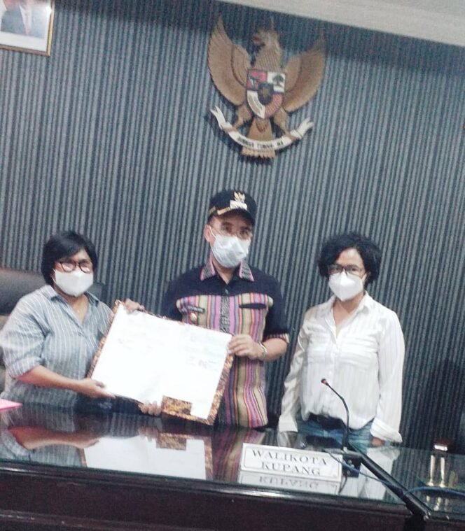 
					PIAR NTT dengan PemKot Kupang tandatangani MoU