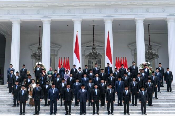
					Daftar Lengkap Menteri Kabinet Merah Putih Prabowo-Gibran