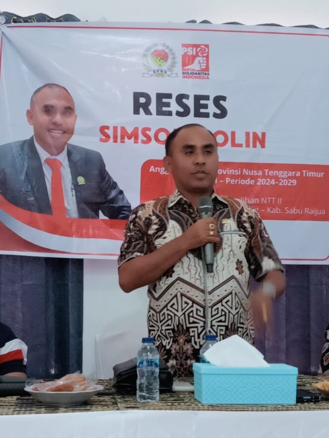 
					Simson Polin Reses dengan Pendeta GMIT di Teritori Rote Ndao