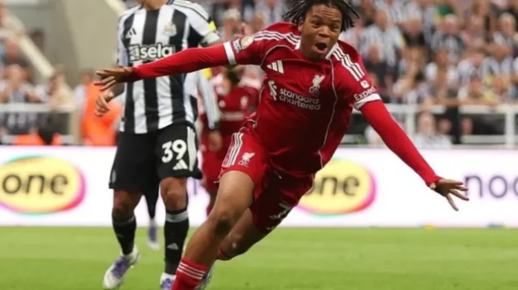 Rio Ngumoha rayakan gol penentu kemenangan Liverpool ke gawang Newcastle di St James&rsquo; Park, Selasa (26/8/2025). (Foto: IG Liverpool)