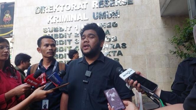 
					Keterangan Tim Advokasi Lokataru Foundation Fian Alaydrus terkait penangkapan Direktur Lokataru Delpedro Marhaen oleh Polda Metro Jaya terkait dugaan penggasutan aksi anarkis, Selasa (2/9/2025). 
