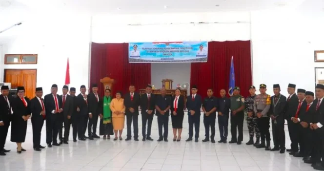 
					Bupati Rote Ndao Lantik 19 Pejabat JPT Pratama, Tegaskan Peningkatan Kinerja dan Kesiapan Dikritik Publik