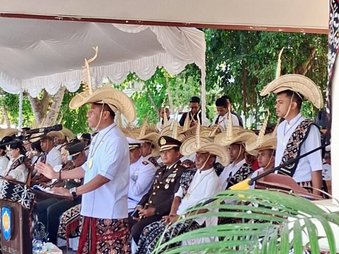 
					Bupati Hadiri HUT ke-24 Rote Ndao, Dorong Pembangunan dan Semangat Perdamaian