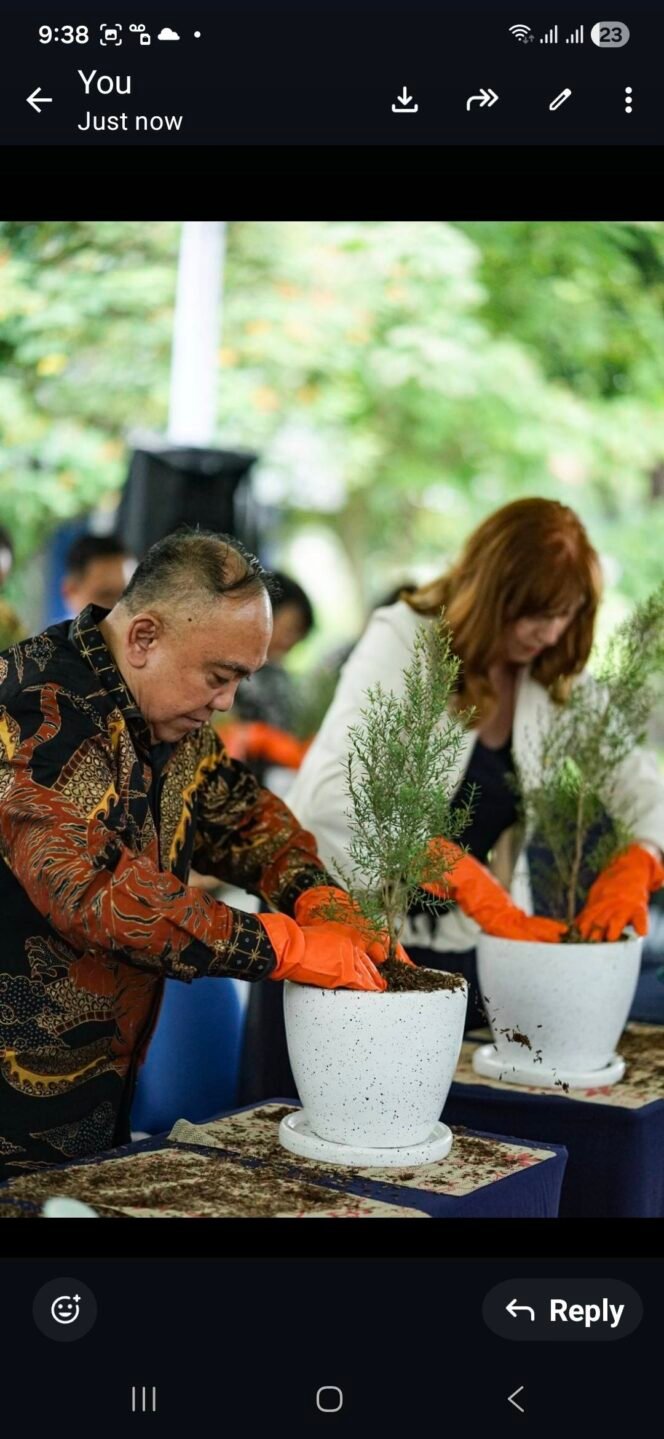 
					*Eco Park di Tengah Peradaban Beton*